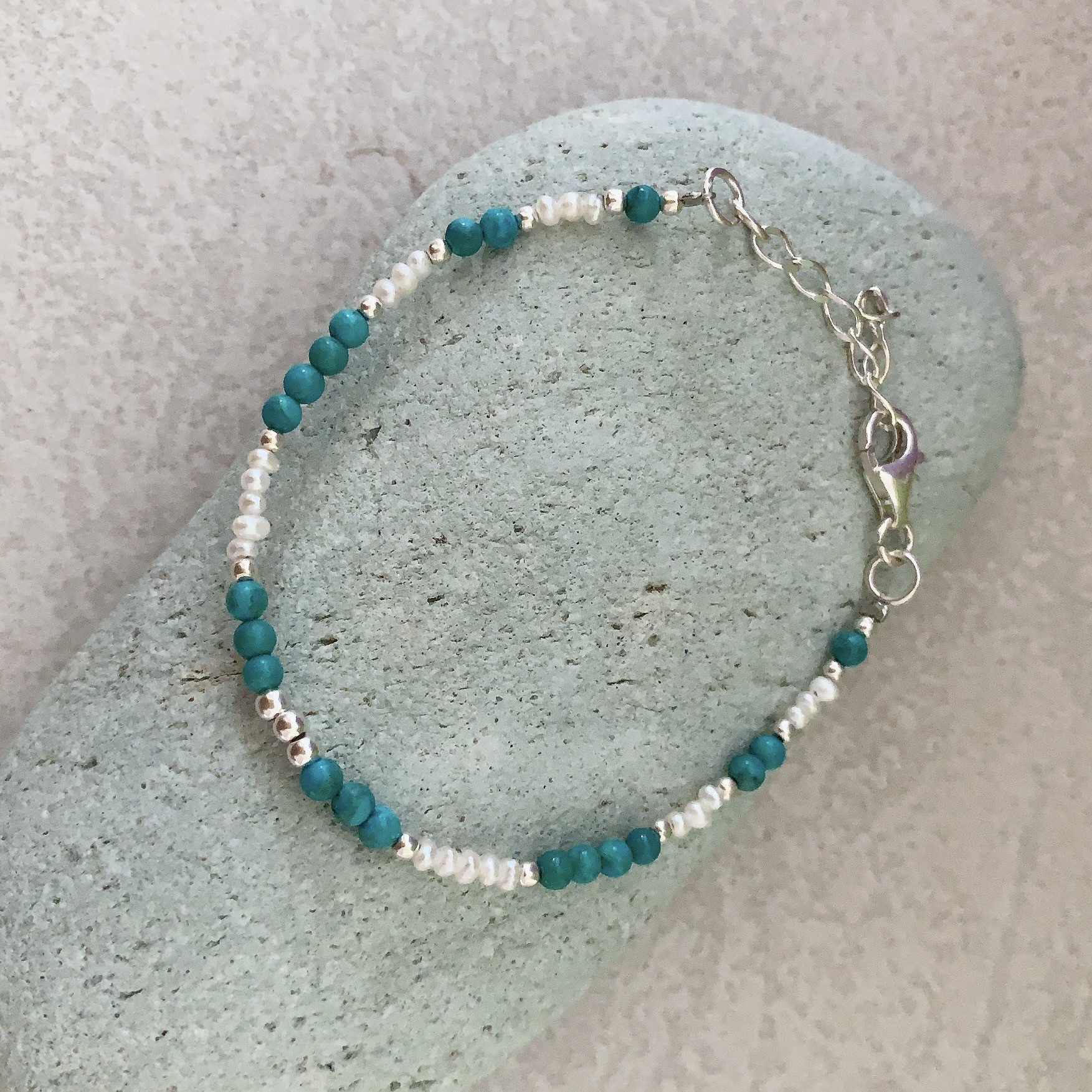 ターコイズ＋ベビーパールのシルバーブレスレット【TPB-004】