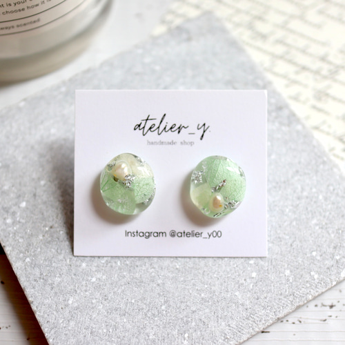 No.1597-D　ドライフラワーとパール☆レジンピアス・イヤリング No.1597-D ドライフラワーとパール☆レジンピアス・イヤリング