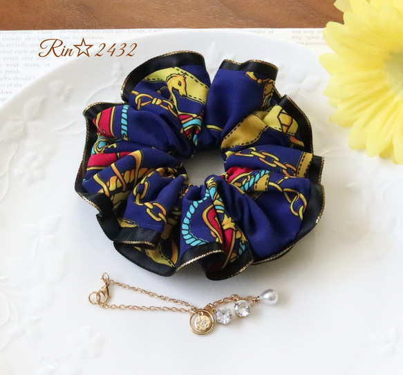 スカーフ柄】しっかりした生地感が特徴の大人可愛くオシャレな