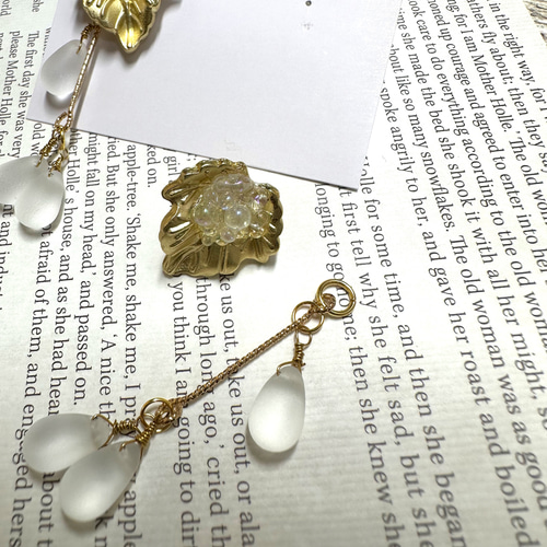 雨粒 水滴風 ピアス アンティーク 雨粒ピアス ピアス（スタッド・一粒） ♡Lana♡ 通販 16289857