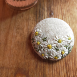 （再販）ナチュラル【マーガレット】刺繍ブローチ 38mm 6枚目の画像