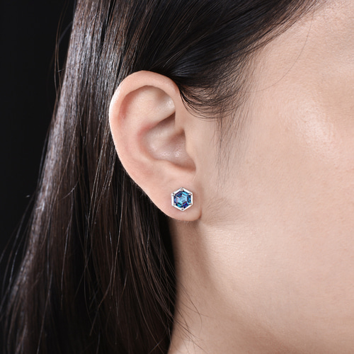 6月の誕生石 アレキサンドライト ピアス カラーチェンジストーン