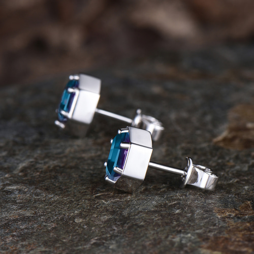 6月の誕生石 アレキサンドライト ピアス カラーチェンジストーン