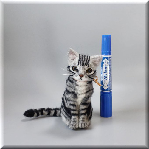 羊毛フェルト 猫 アメリカンショートヘア 手のひらサイズ ねこ