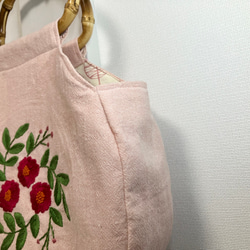 お花の刺繍のまんまるバッグ 2枚目の画像