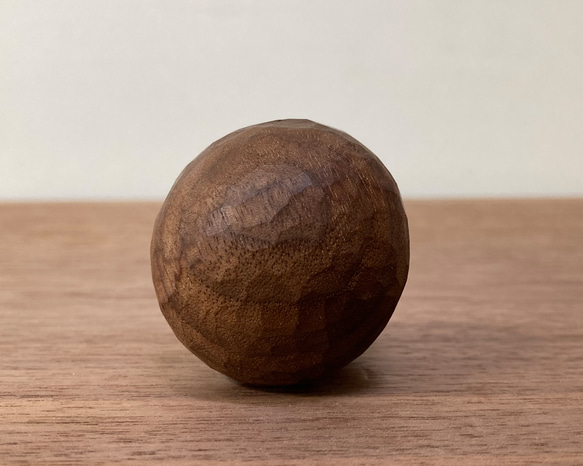 キノコの置物 木彫り 2体セット 台付き（素材：チェリー/ウォルナット/ホワイトアッシュ/水楢）（No.S2008） 10枚目の画像