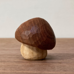 キノコの置物 木彫り 2体セット 台付き（素材：チェリー/ウォルナット/ホワイトアッシュ/水楢）（No.S2008） 13枚目の画像