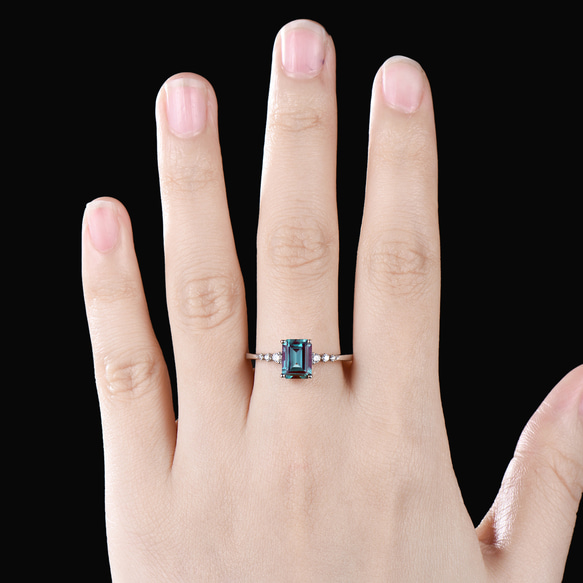 6月の誕生石アレキサンドライト婚約指輪ユニークなカラーチェンジストーンアレキサンドライトリングブライダルギフト 10枚目の画像