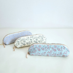 お花刺繍のパカッと開くペンケース・メガネケース【check&stripe