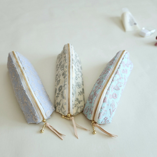 お花刺繍のパカッと開くペンケース・メガネケース【check&stripe