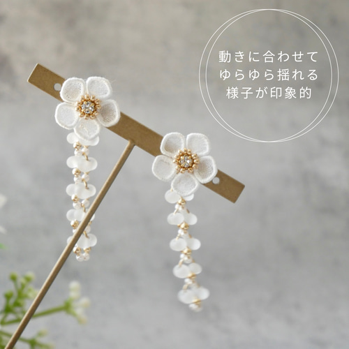 ongablanza ホワイトフラワーピアス ongablanza ホワイトフラワーピアス