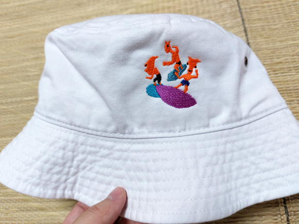 サーフィン ホワイト 刺繍 バケットハット 帽子 乗り物 夏 海 オリジナル ユニセックス ワンポイント 20枚目の画像