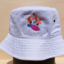 サーフィン ホワイト 刺繍 バケットハット 帽子 乗り物 夏 海 オリジナル ユニセックス ワンポイント 11枚目の画像