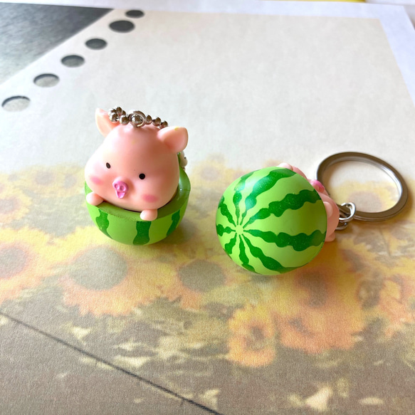 夏仕様♫ スイカ に 入った 豚さん キーホルダー キーリング