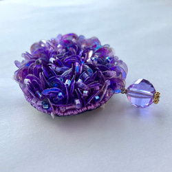 Ajisai 紫陽花カラー　刺繍スパンコールブローチ　※訳ありブローチ　紫色　きらきらブローチ 8枚目の画像