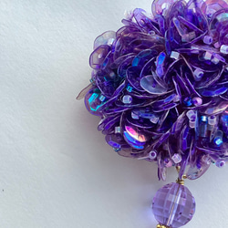 Ajisai 紫陽花カラー　刺繍スパンコールブローチ　※訳ありブローチ　紫色　きらきらブローチ 16枚目の画像