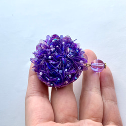 Ajisai 紫陽花カラー　刺繍スパンコールブローチ　※訳ありブローチ　紫色　きらきらブローチ 11枚目の画像