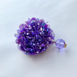 Ajisai 紫陽花カラー　刺繍スパンコールブローチ　※訳ありブローチ　紫色　きらきらブローチ 10枚目の画像