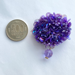 Ajisai 紫陽花カラー　刺繍スパンコールブローチ　※訳ありブローチ　紫色　きらきらブローチ 7枚目の画像