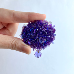 Ajisai 紫陽花カラー　刺繍スパンコールブローチ　※訳ありブローチ　紫色　きらきらブローチ 9枚目の画像