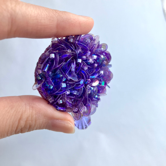 Ajisai 紫陽花カラー　刺繍スパンコールブローチ　※訳ありブローチ　紫色　きらきらブローチ 13枚目の画像