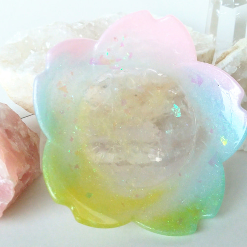 サクラ型の器【水晶さざれ入り】 その他アート 宙彩_sora_iro