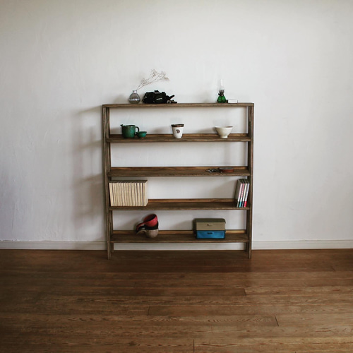 コミックが250冊以上入る木の本棚 本棚・絵本棚・マガジンラック