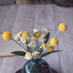 ◆粘土のお花◆　カモミール＆ビリーボタン（クラスペディア）　シンプルボトル　K841 5枚目の画像
