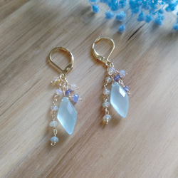 14kgfストライプブルーオパール・天然色ブルーカルセドニーピアス