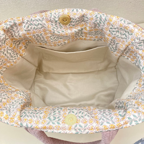 きれいめスタイルにも合わせられるヌビバッグ♪リバティ柄