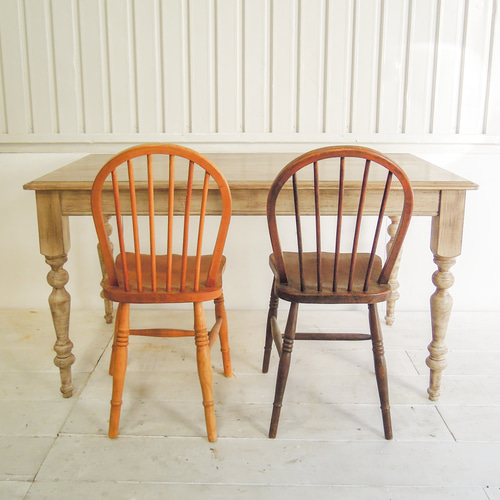 おしゃれなダイニングテーブルbrocante 輸入住宅向けターンドレッグ