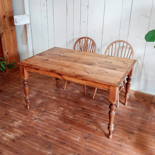 おしゃれなダイニングテーブルbrocante 輸入住宅向けターンド