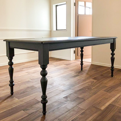 おしゃれなダイニングテーブルbrocante 輸入住宅向けターンドレッグ