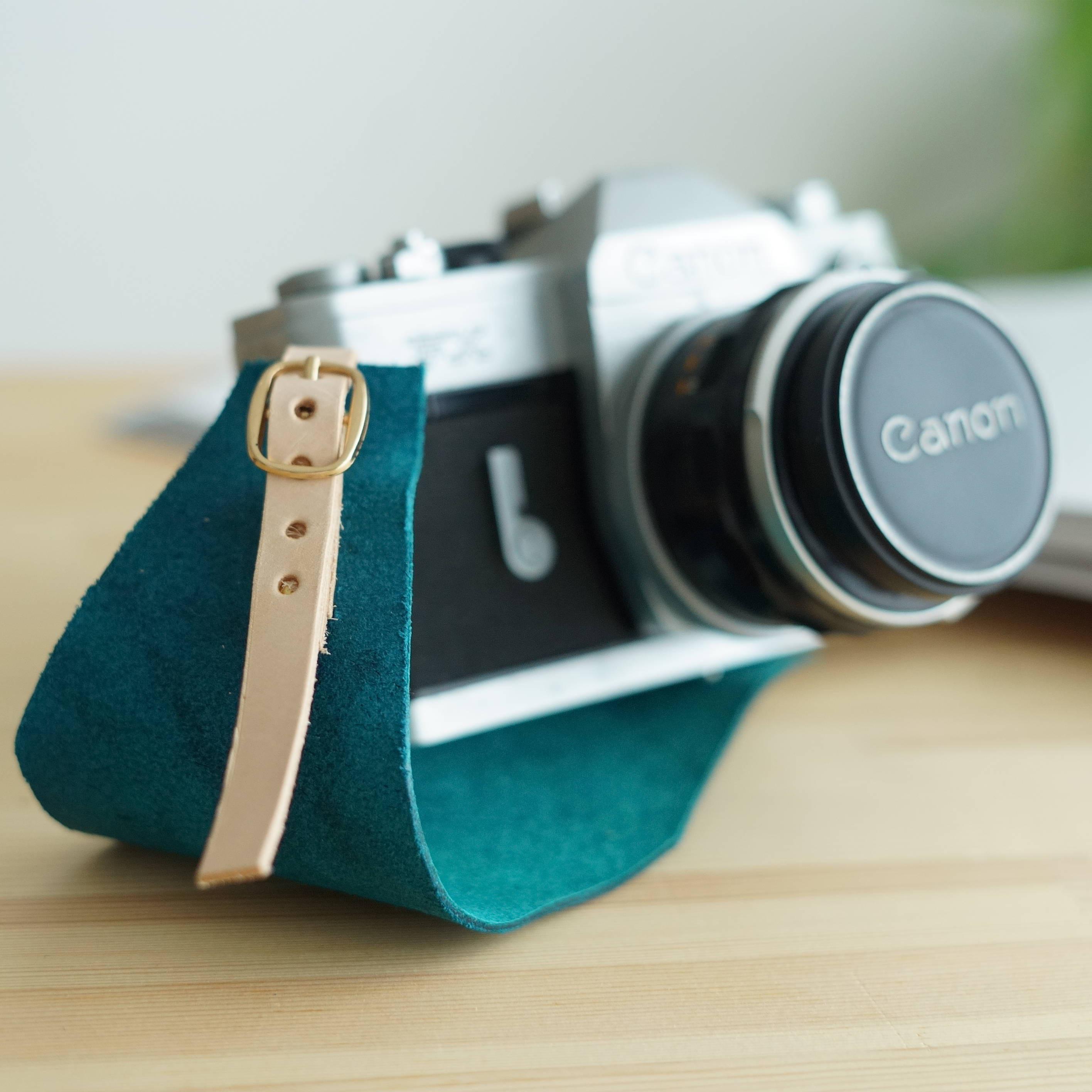 ストラップ　レザー　ライトブルー　新品　タグ BVLGARI