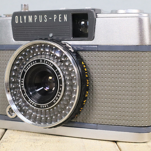 OLYMPUS - 【美品】OLYMPUS  PEN EES2  フィルムカメラ【完動品】 OLYMPUS PEN オリンパスペン EES-2 フィルムカメラ カメラ