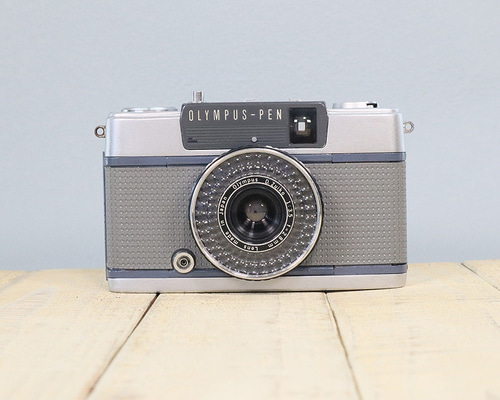 フィルムカメラ【整備、完動品】オリンパスペンEES OLYMPUS】 PEN EES フィルムカメラ（分解整備済・no130） | Dear
