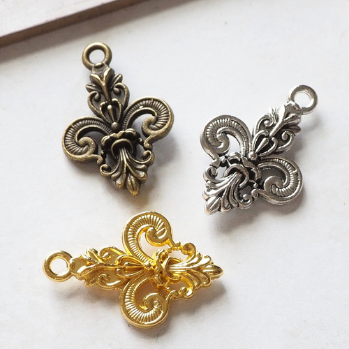 10個 フルール・ド・リス 百合 ペンダントチャーム 25×17×4mm
