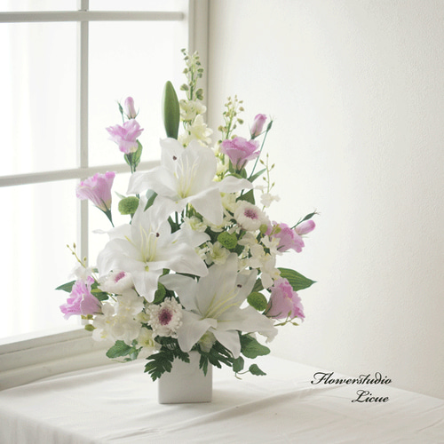 仏花】高さ60㎝ カサブランカと輪菊と胡蝶蘭の特大仏花(紫） 初盆の