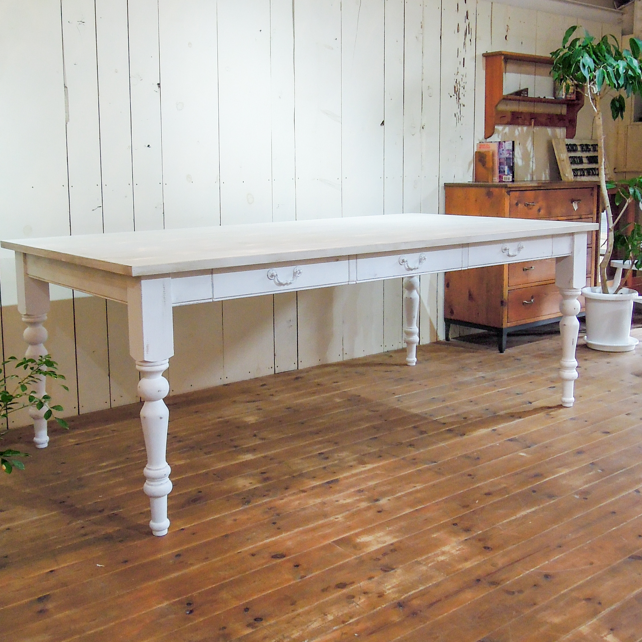 おしゃれなダイニングテーブルbrocante 輸入住宅向けターンドレッグテーブル アンティークろくろ足 ホワイトオーク材