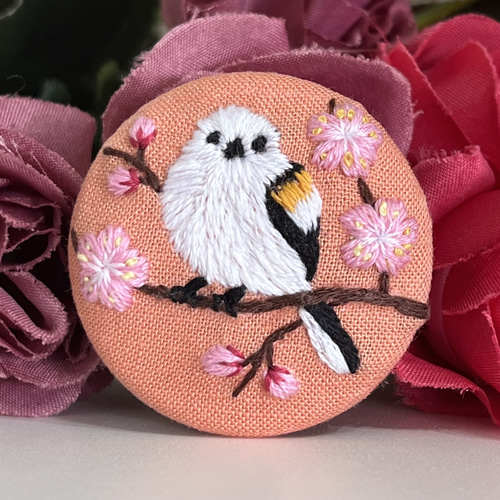 No.698】ハンドメイド刺繍ブローチ 紫陽花 - メルカリ