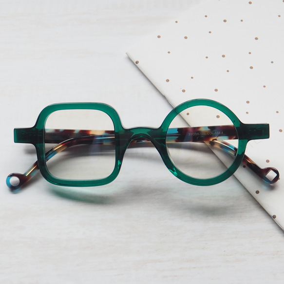 《アセテート素材》□-○ 丸四角の非対称フレーム｜グリーン｜老眼鏡・だてメガネ・近視用・遠近・サングラスとして作成OK 3枚目の画像