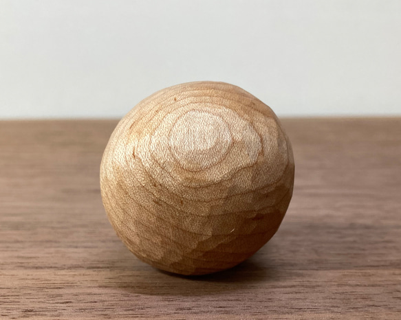 キノコの置物 木彫り 2体セット 台付き（素材：チェリー/メープル）（No.S2009） 16枚目の画像