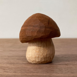キノコの置物 木彫り 2体セット 台付き（素材：チェリー/メープル）（No.S2009） 9枚目の画像