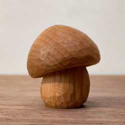 キノコの置物 木彫り 2体セット 台付き（素材：チェリー/メープル）（No.S2009） 15枚目の画像