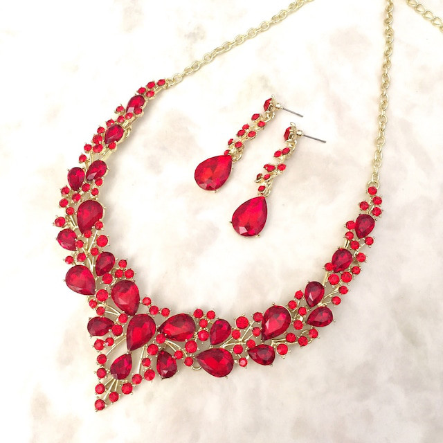 red ブライダルネックレス&ピアスセット 赤 カラードレス ブライダル ウエディングアクセサリー お花