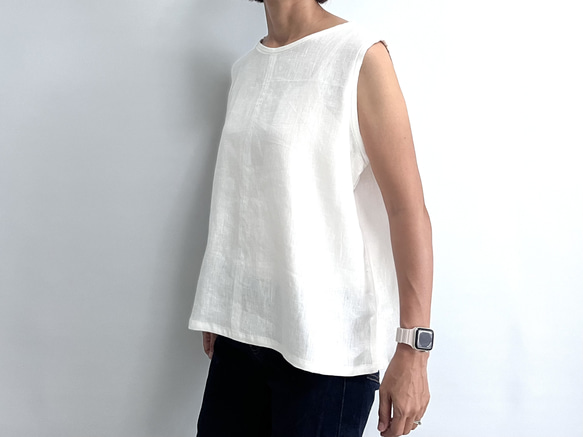 ノースリーブブラウス　忙しい朝の「何着よう？」に、迷わず手に取る一枚。　リネン　白 NB435 1枚目の画像