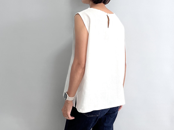 ノースリーブブラウス　忙しい朝の「何着よう？」に、迷わず手に取る一枚。　リネン　白 NB435 5枚目の画像