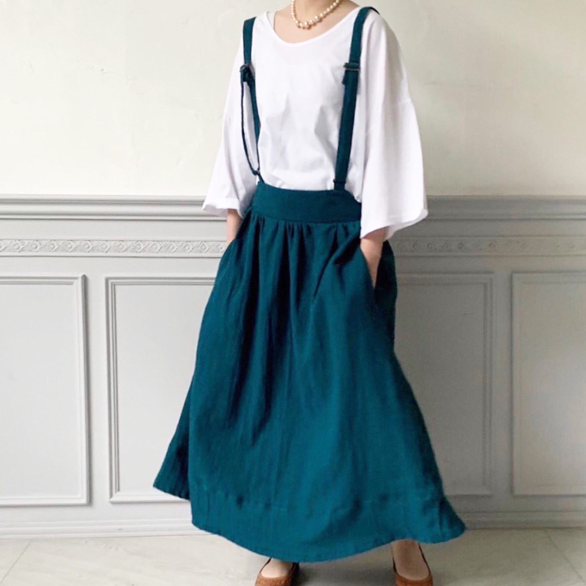 ■10日内発送■【再販】鮮やかな、ターコイズブルーで大人の差し色「春リネンサロペットスカート」ロンパース ブルー