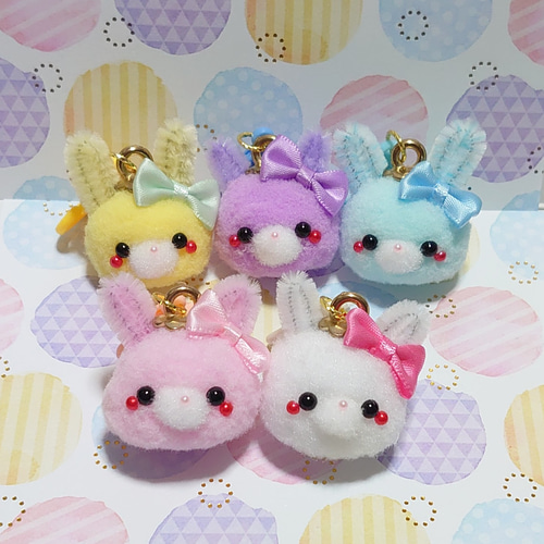 ポンポンプラカンマスコット♪コロコロ•×•うさちゃんフェイス