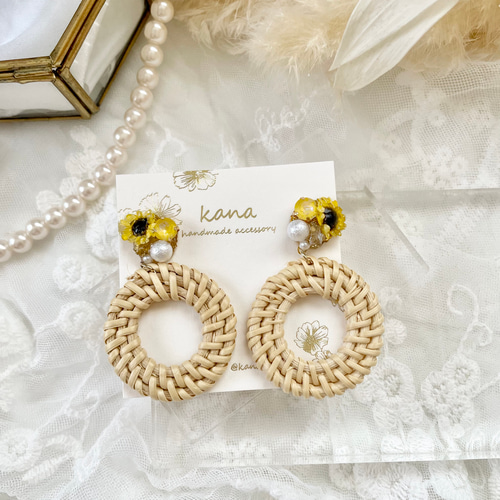 ひまわり ビジュー × ラタン ピアス イヤリング 金属アレルギー対応 